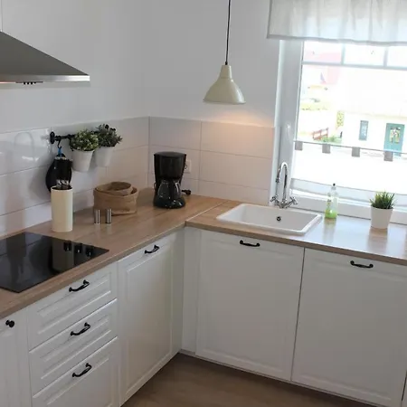 F 86 In Apartment *