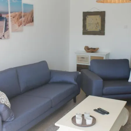 F 86 In Apartment *